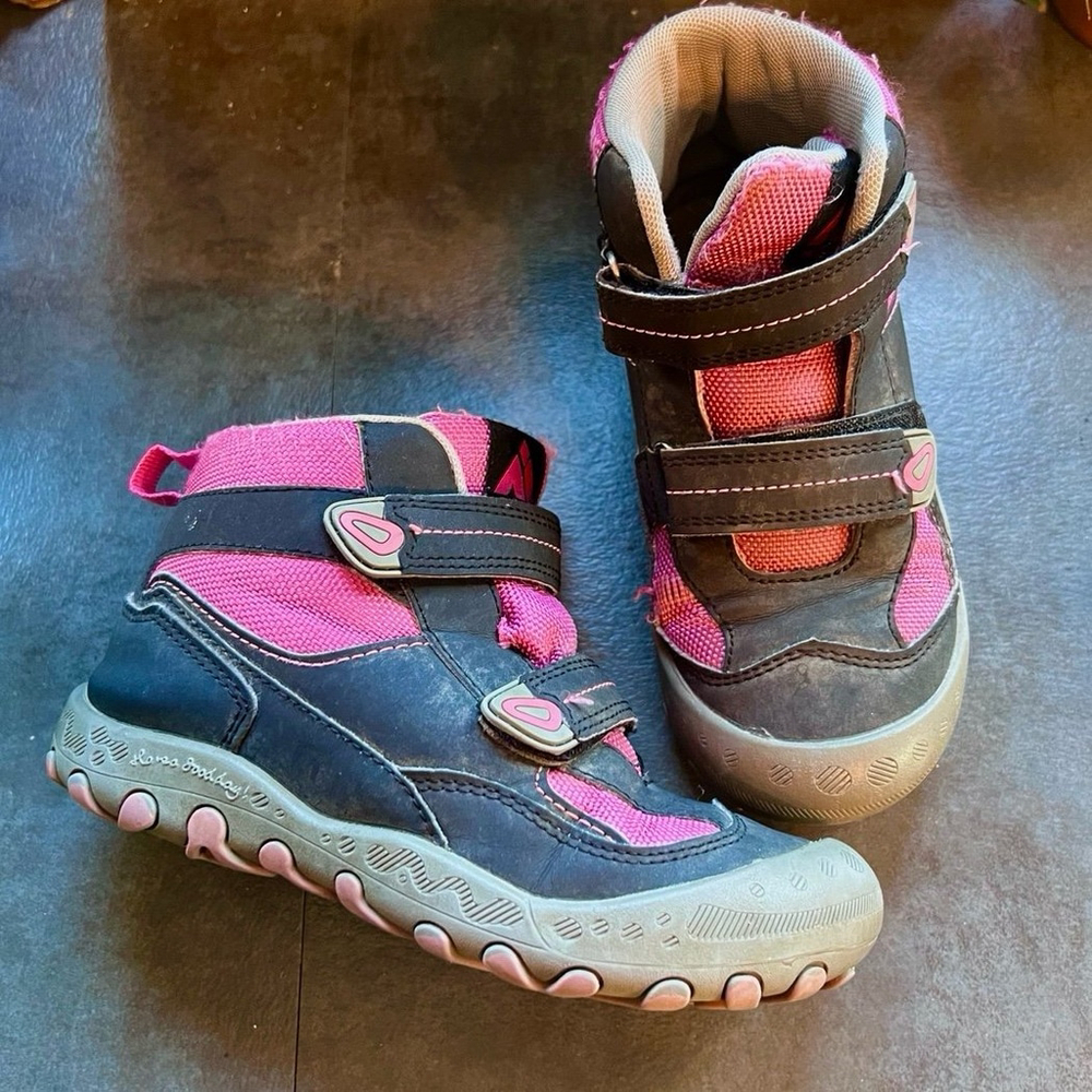 Girls size 13 hiking boots